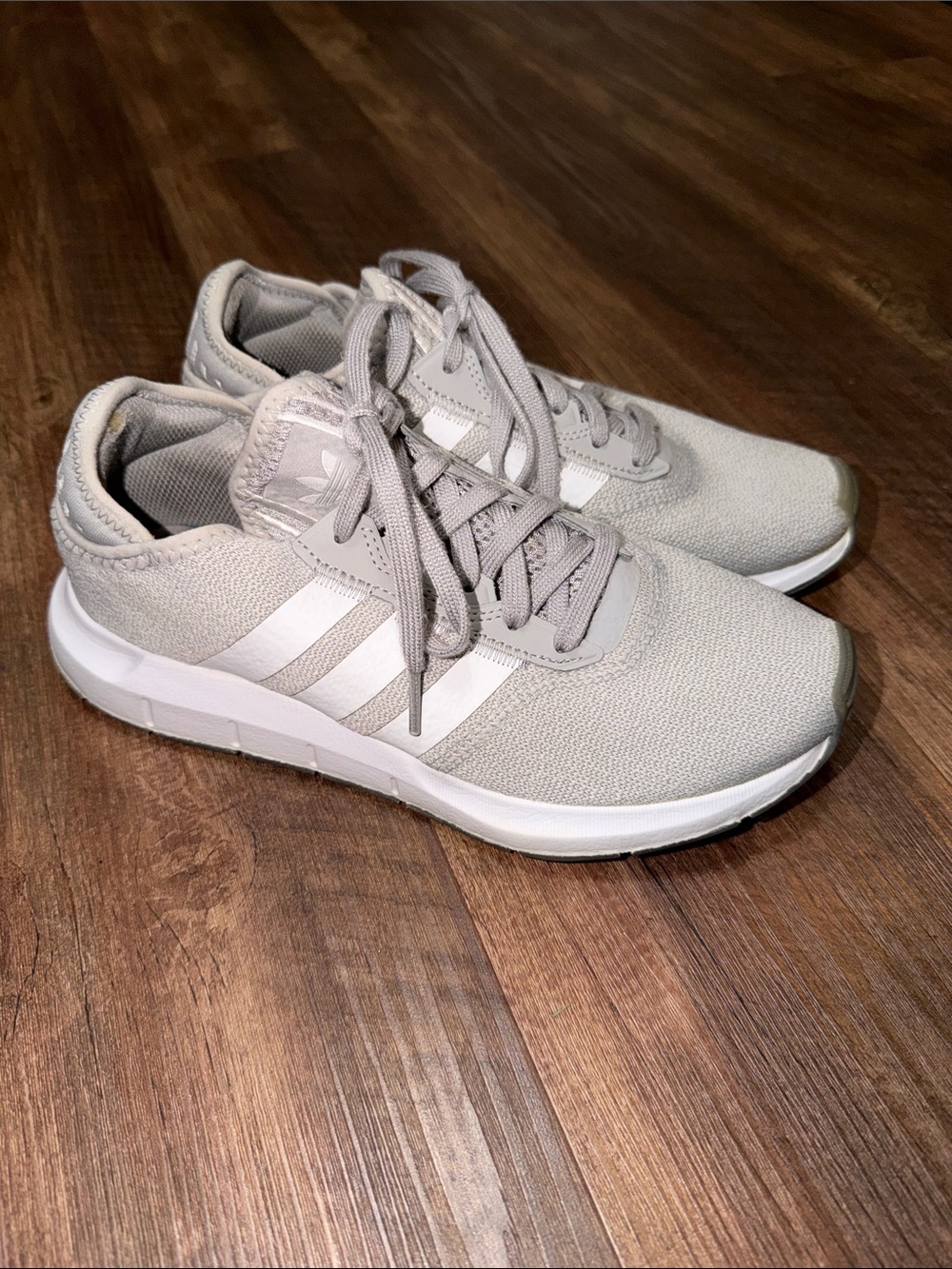 Adidas Swift Run X Sneaker Light Gray size 8 women’s